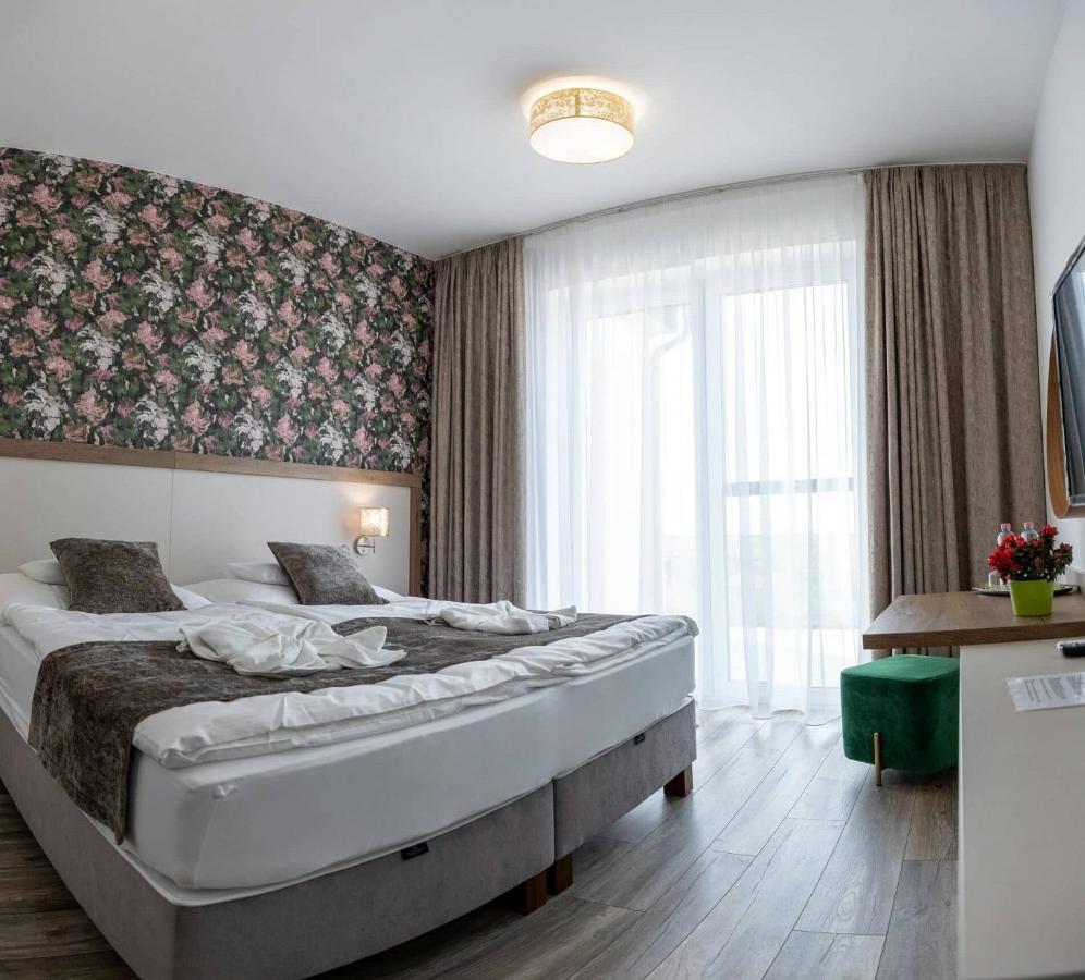 Aszuvilag Rezidencia With Sauna & Jacuzzi Legyesbenye Bagian luar foto