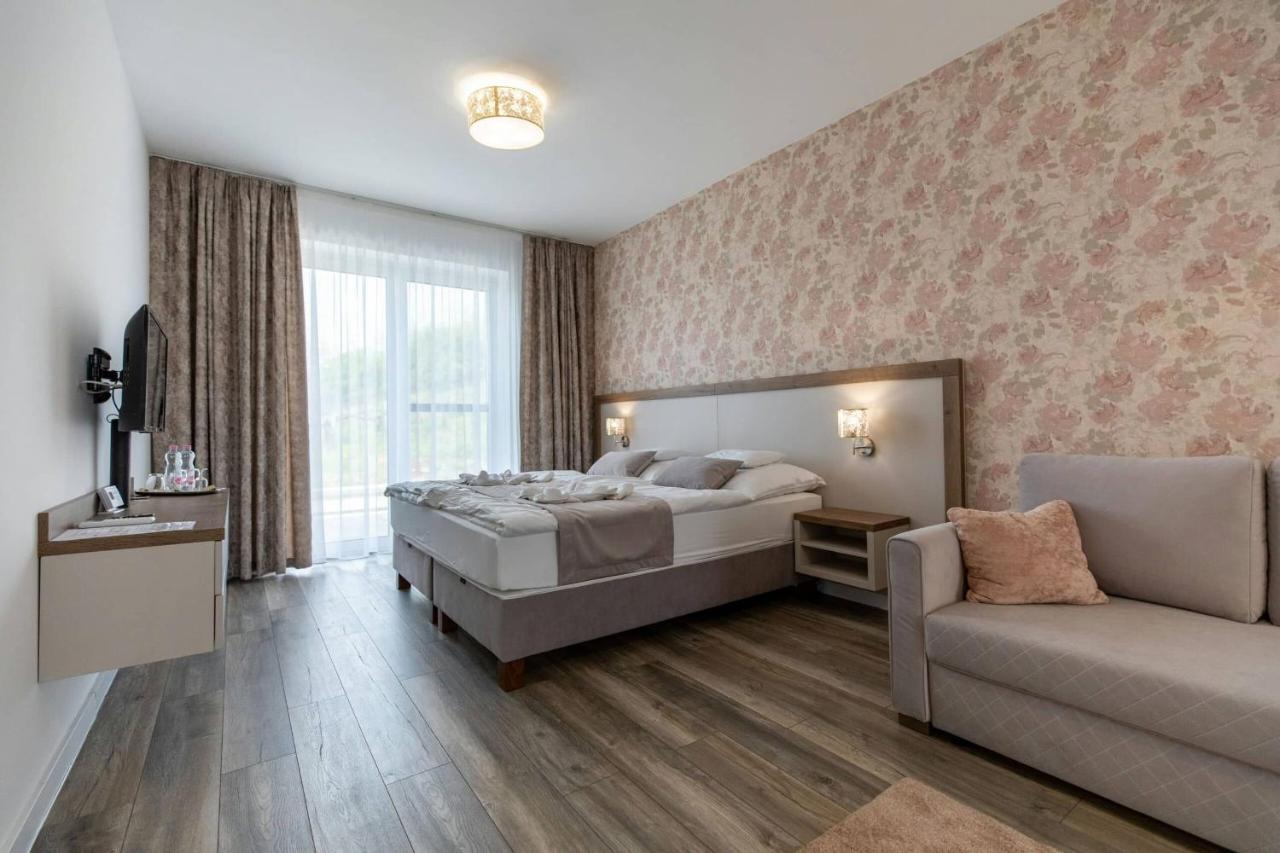 Aszuvilag Rezidencia With Sauna & Jacuzzi Legyesbenye Bagian luar foto