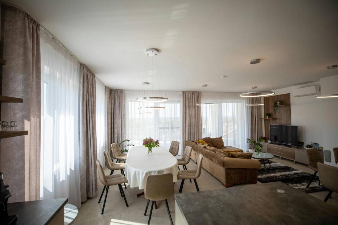 Aszuvilag Rezidencia With Sauna & Jacuzzi Legyesbenye Bagian luar foto