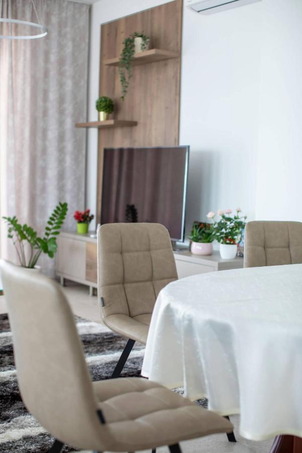 Aszuvilag Rezidencia With Sauna & Jacuzzi Legyesbenye Bagian luar foto