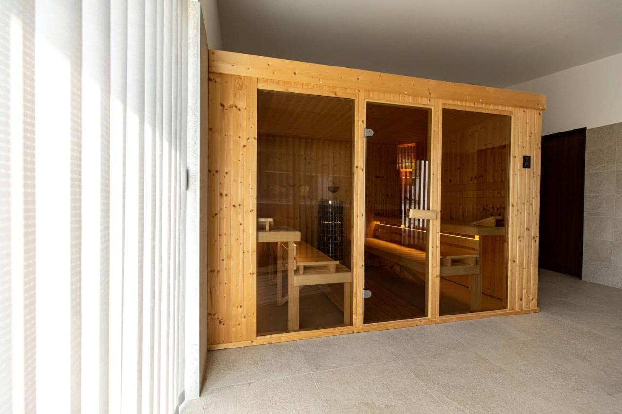 Aszuvilag Rezidencia With Sauna & Jacuzzi Legyesbenye Bagian luar foto