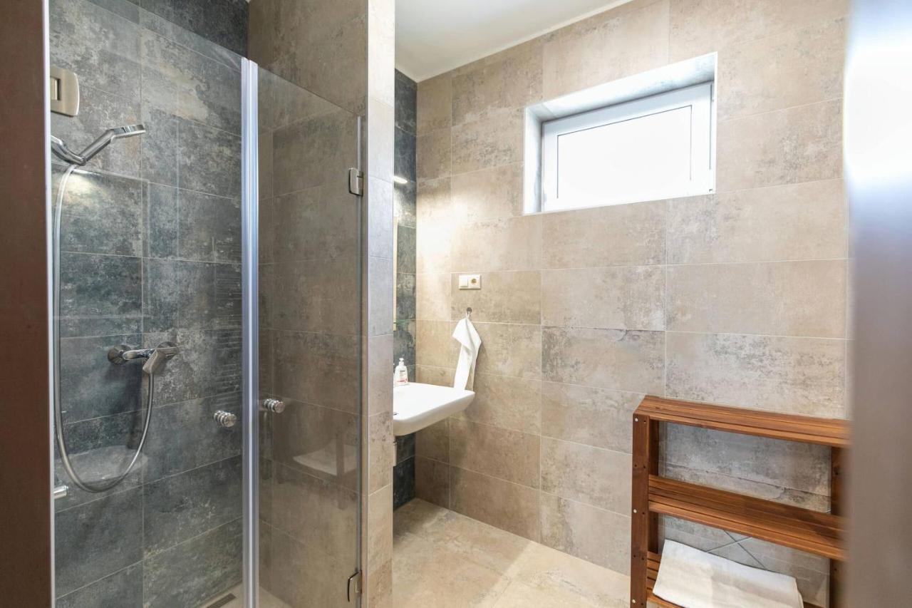 Aszuvilag Rezidencia With Sauna & Jacuzzi Legyesbenye Bagian luar foto