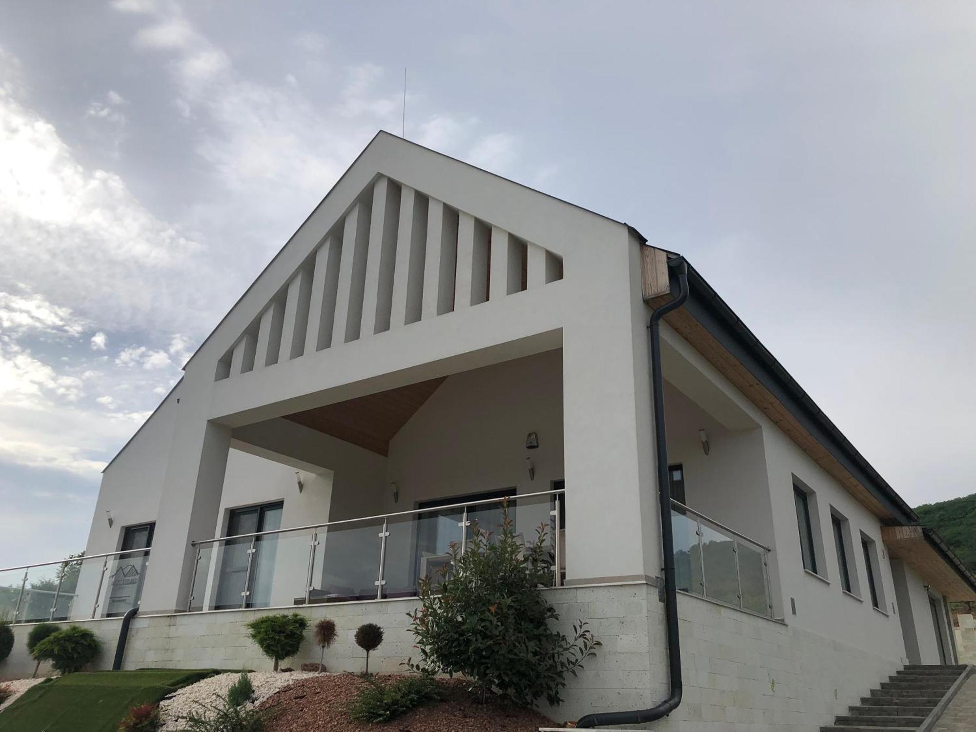 Aszuvilag Rezidencia With Sauna & Jacuzzi Legyesbenye Bagian luar foto